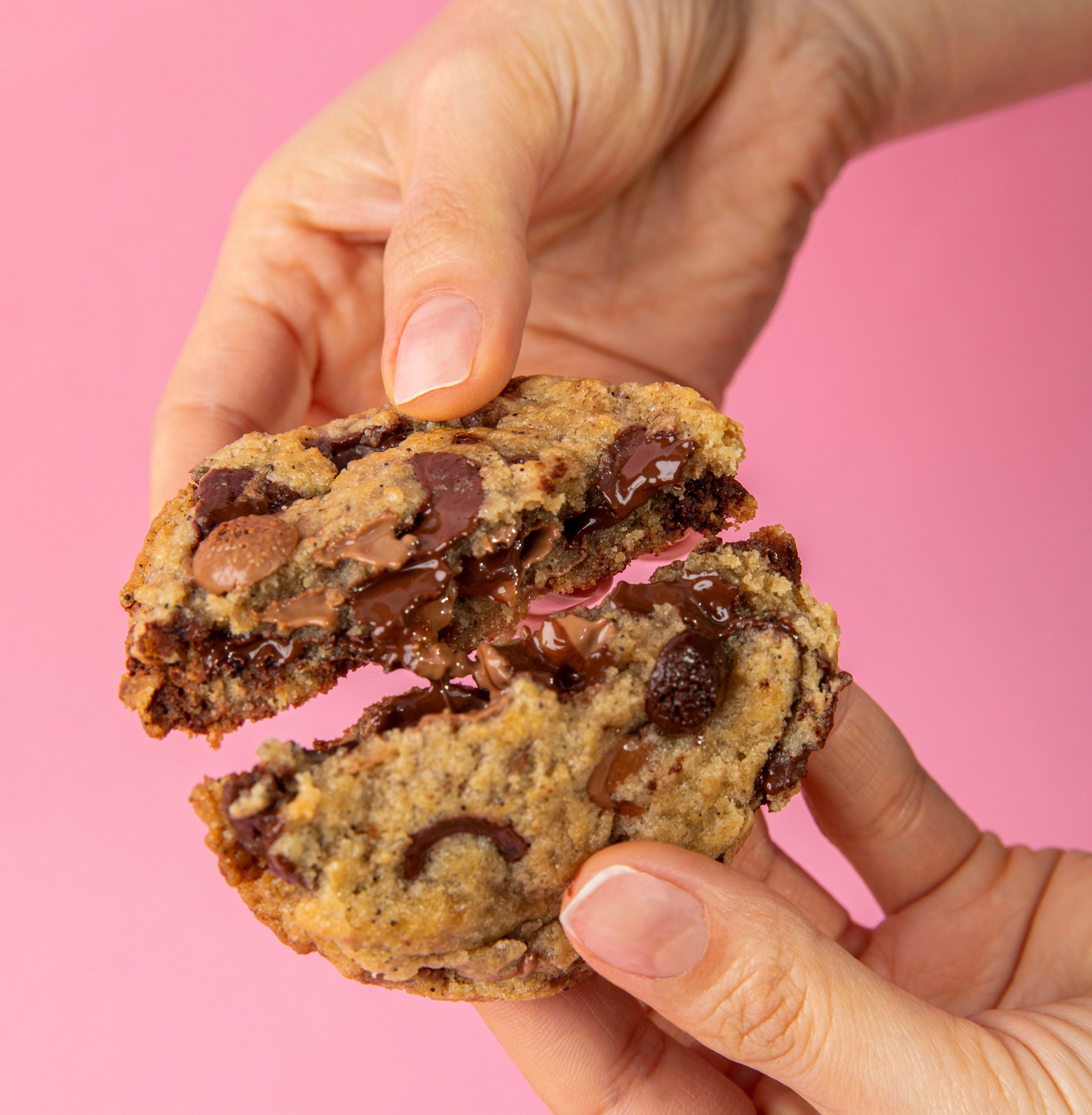 CHOCOLATE CHIP COOKIE